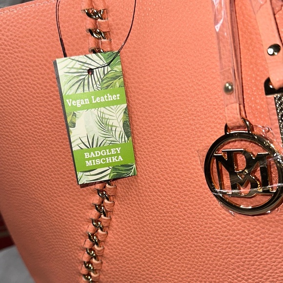 Badgley Mischka Coral Gold Decorative Chain Tote Bag MSRP $139 Vegan Leather NWT - Picture 7 of 16